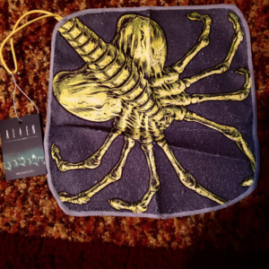 Official Alien FACEHUGGER Face Towel Flannel Wash Cloth Loot Crate Exclusive 